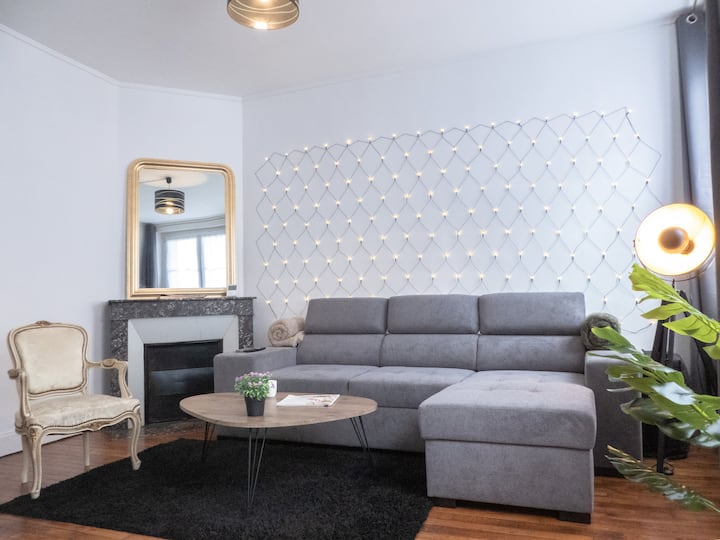 Salotto con Smart TV Android 65', WiFi ad alta velocità, prese USB - Salon Salle à manger avec Smart TV Android 65' (App: Amazon Prime Video+Music, Molotov.tv, Xiami.tv, ...), WiFi Haut Débit, Prises USB