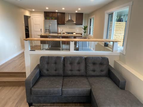 Successful Airbnb property: Spacious & modern suite near downtown Kelowna in Central Okanagan