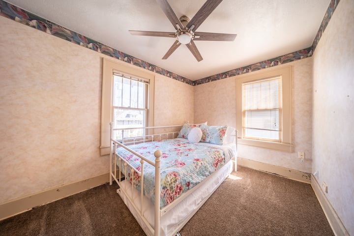 საძინებელი 4