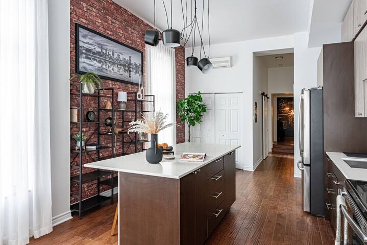 Day n Night Mtl, Heart of the Plateau gallery image 2