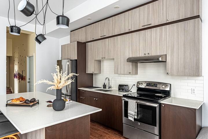 Day n Night Mtl, Heart of the Plateau gallery image 3