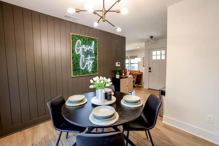 Cozy~3 bed~Pet Friendly~8 min from Airport