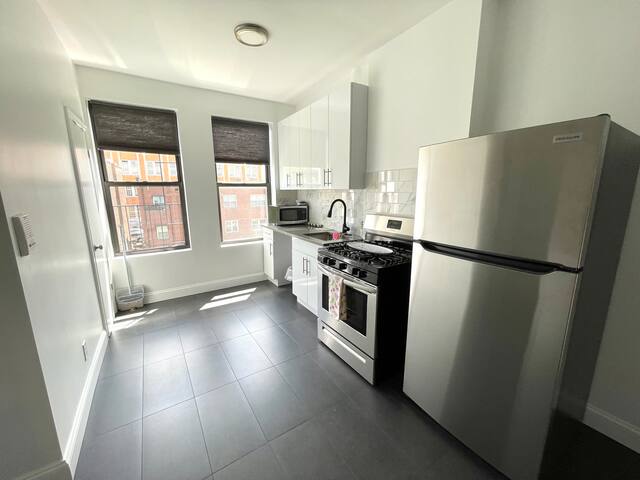 Brand new Luxury 2 bedroom 1bath