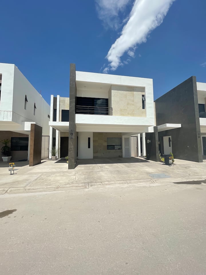 House in a residential area with an excellent location