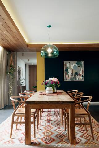 Modernist on the coast gallery image 2