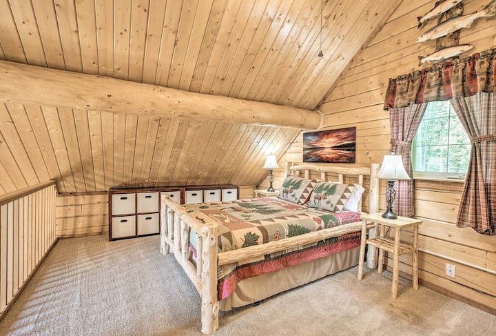 Master bedroom with queen bed