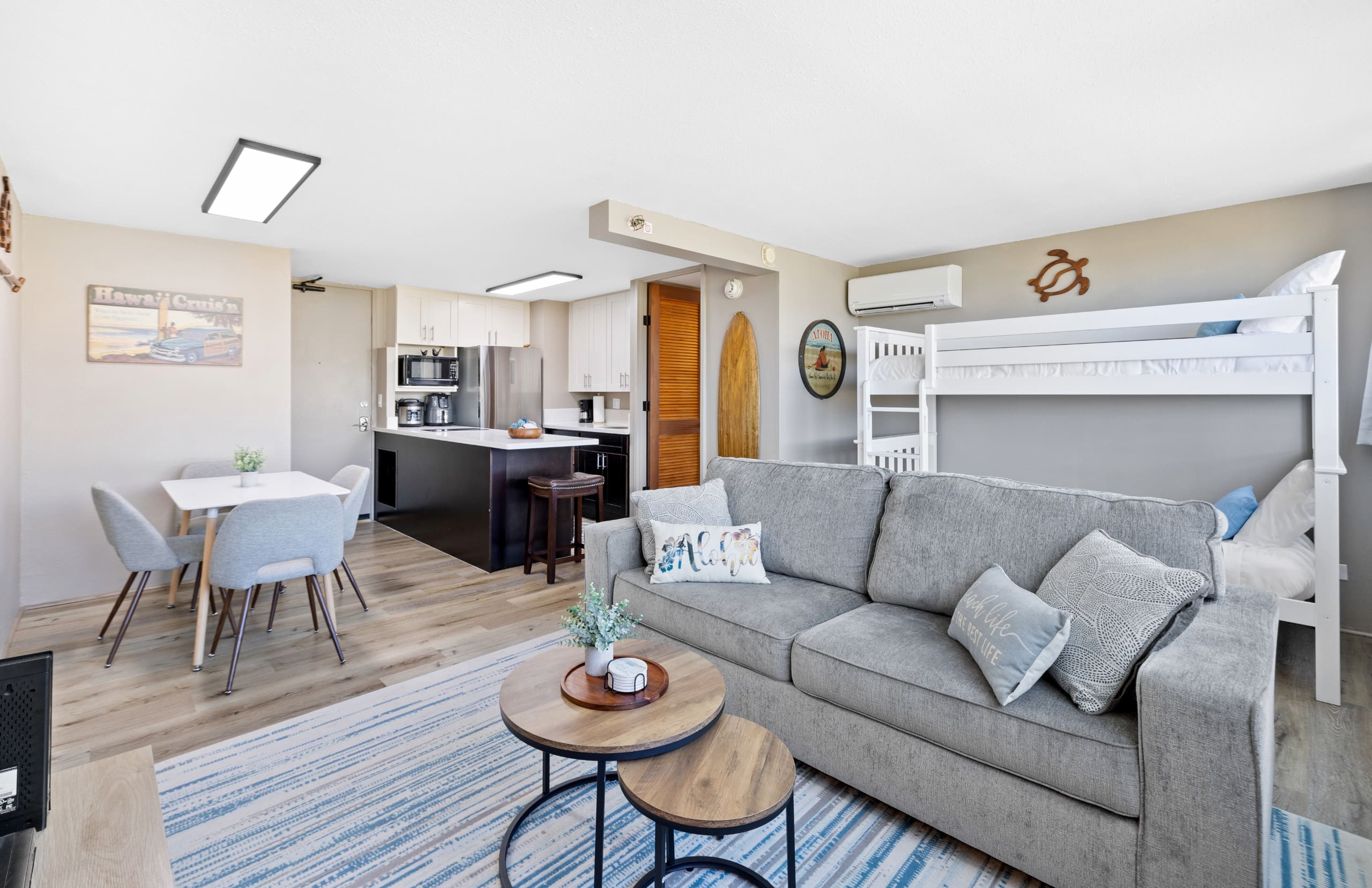 Condo in Honolulu · ★4.82 · 1 bedroom · 4 beds · 1 private bath - Image 1
