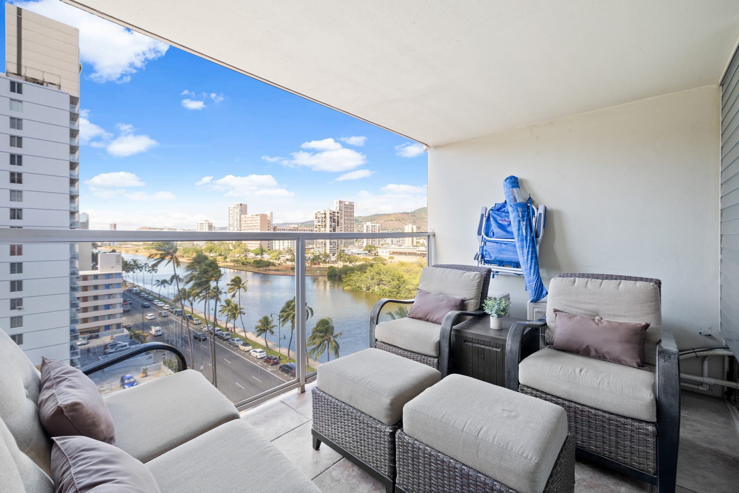 Condo in Honolulu · ★4.82 · 1 bedroom · 4 beds · 1 private bath - Image 28