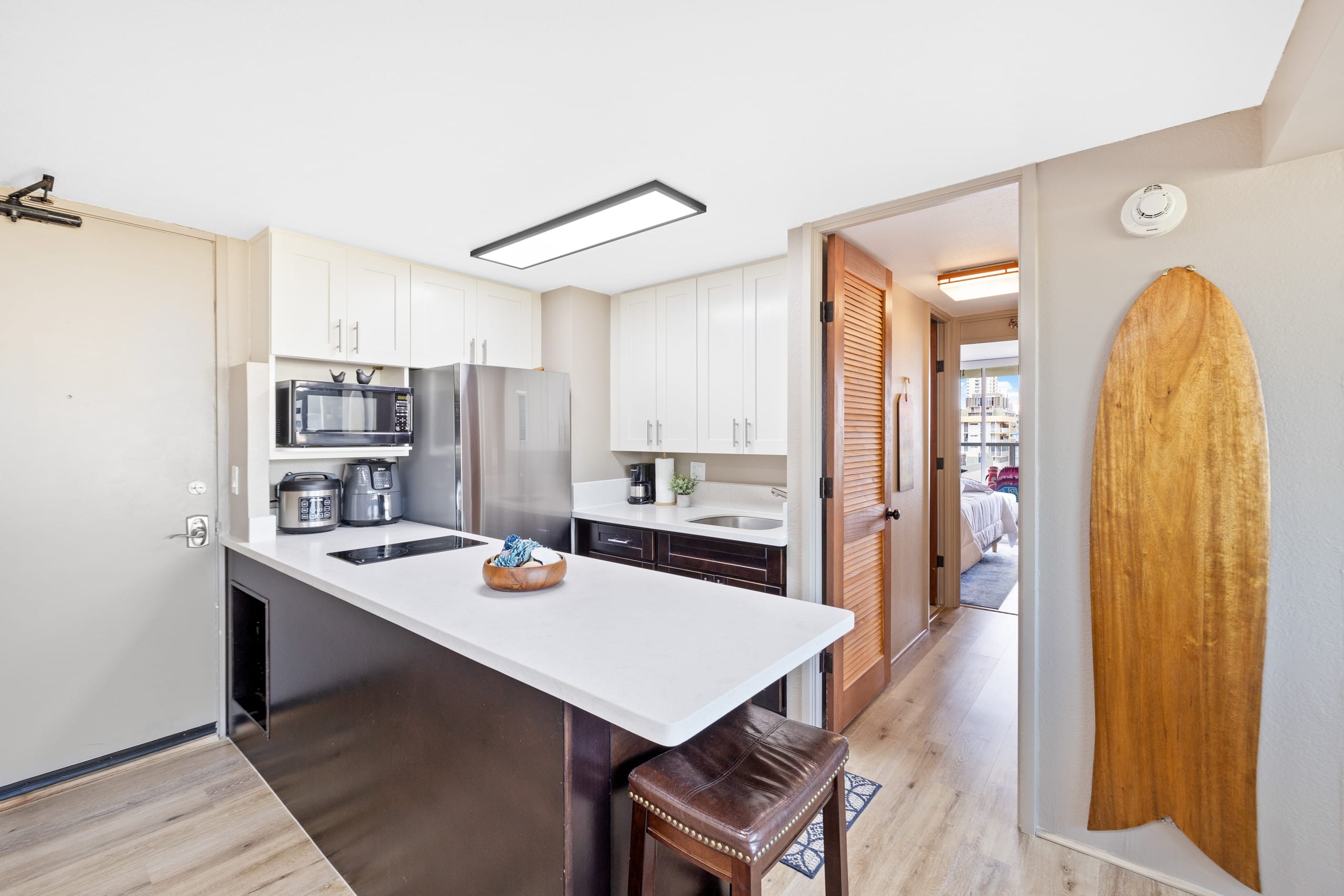 Condo in Honolulu · ★4.82 · 1 bedroom · 4 beds · 1 private bath - Image 10
