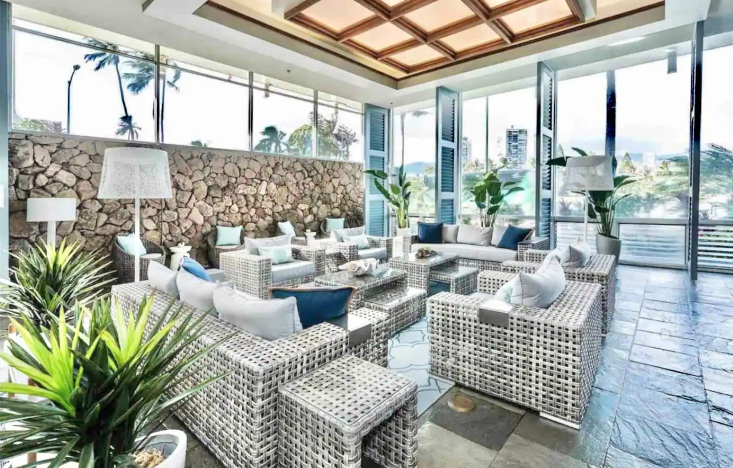 Condo in Honolulu · ★4.82 · 1 bedroom · 4 beds · 1 private bath - Image 38