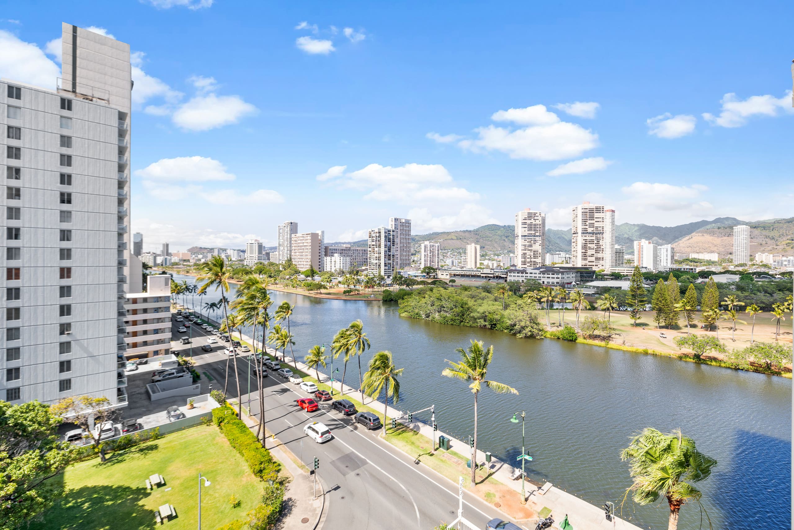 Condo in Honolulu · ★4.82 · 1 bedroom · 4 beds · 1 private bath - Image 30