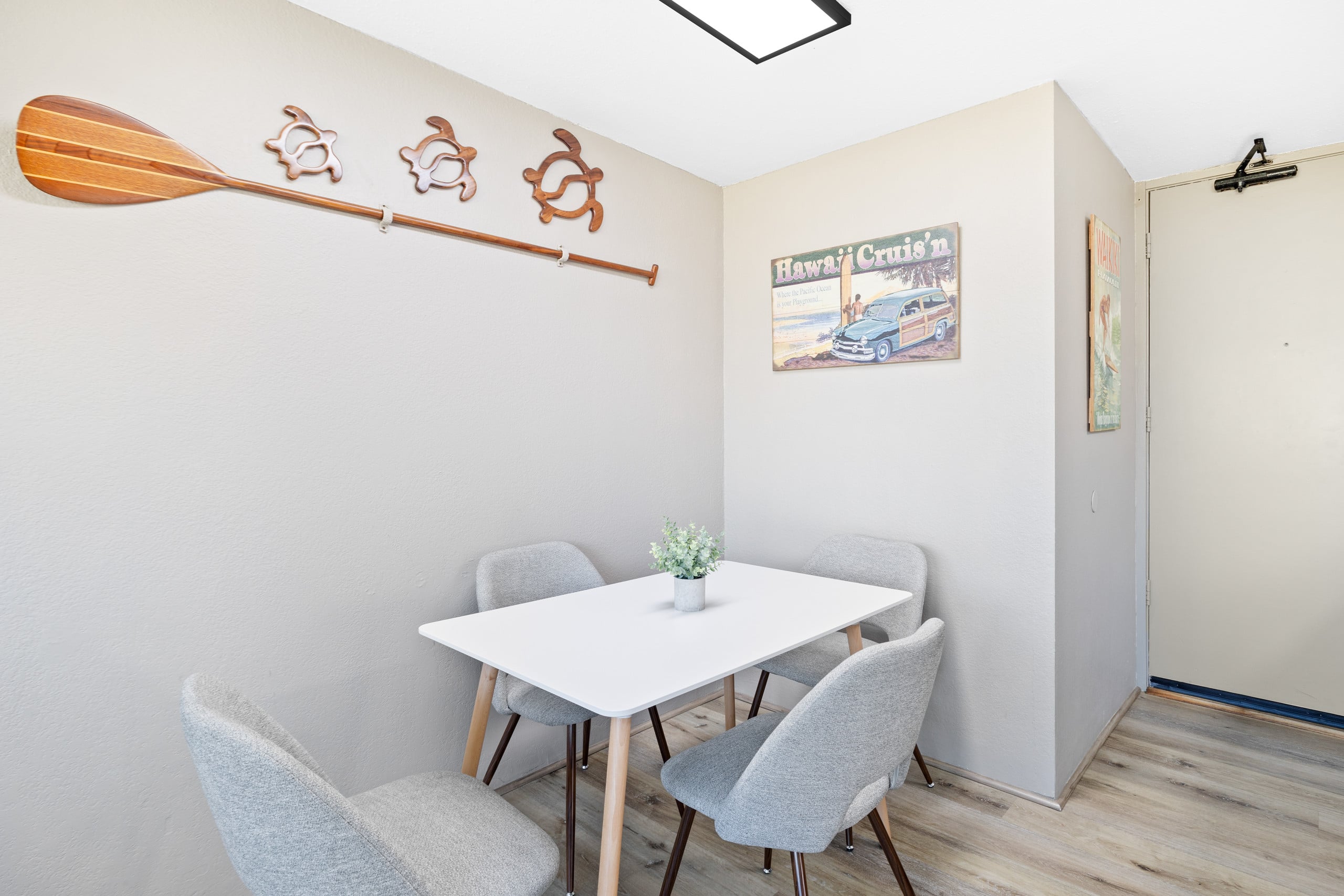 Condo in Honolulu · ★4.82 · 1 bedroom · 4 beds · 1 private bath - Image 18