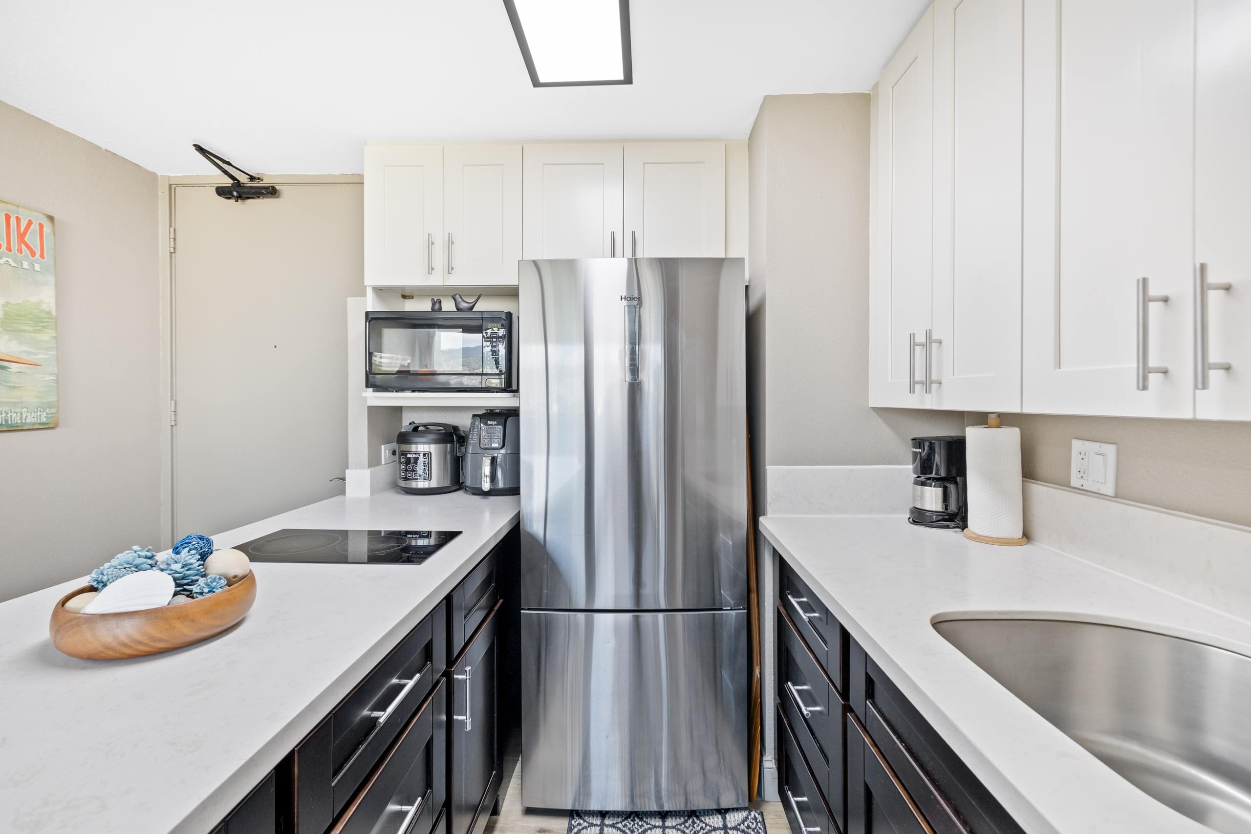 Condo in Honolulu · ★4.82 · 1 bedroom · 4 beds · 1 private bath - Image 11
