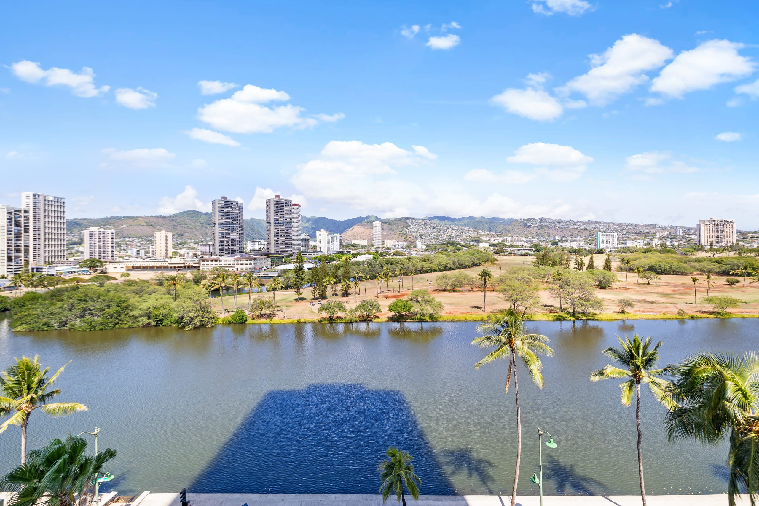 Condo in Honolulu · ★4.82 · 1 bedroom · 4 beds · 1 private bath - Image 31