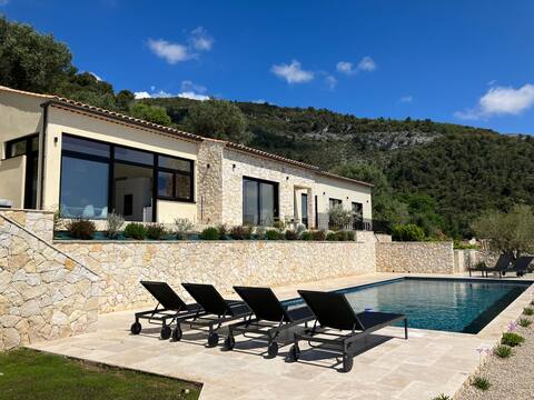 Panoramic view villa/pool 8 adults/5 children