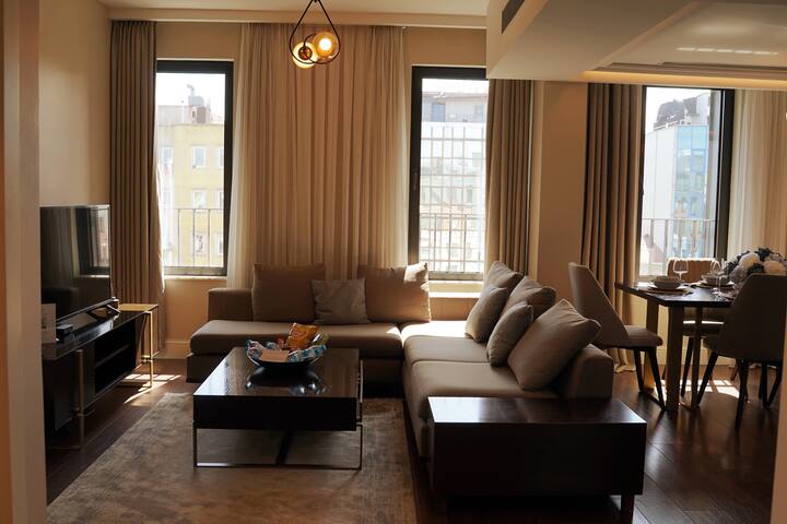 Spacious 3BR Duplex • Ideal for Families & Groups gallery image 4