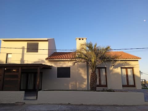 A divine house just a short walk from the sea!