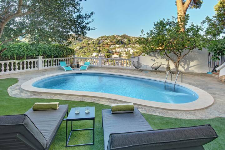 Villa Portugal with pool & mountain view gallery image 3