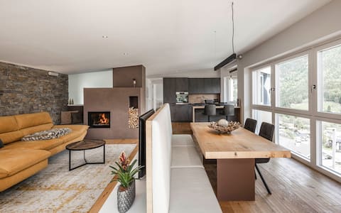 Dolomites Alpine Penthouse 90m² private Sauna + Hot tub