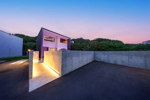 1 min walk to the beach Private villa/Pool, Jacuzzi, Barrel Sauna