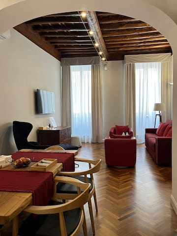 Domvs Spagna elegant apartment by Spanish Steps