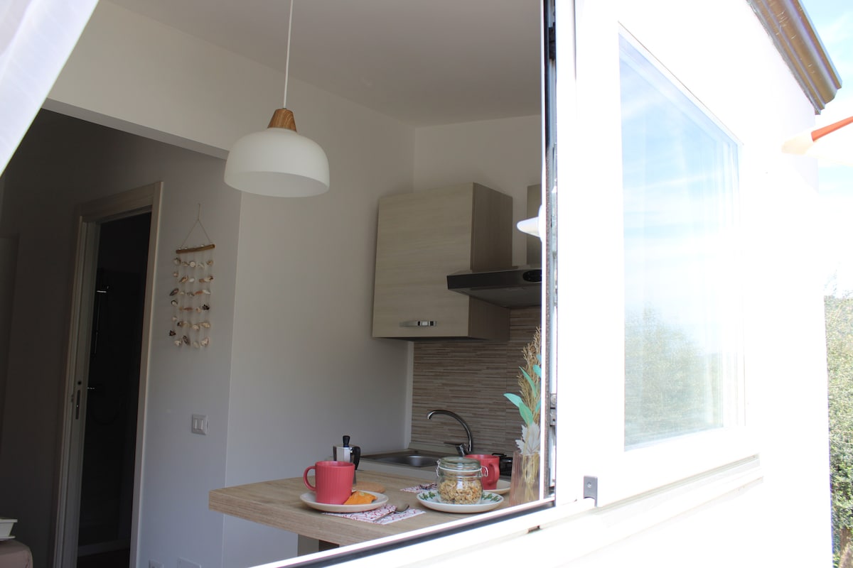 Popular Airbnb listing: House with large garden, AC, Wi-Fi, free parking in Massa Lubrense