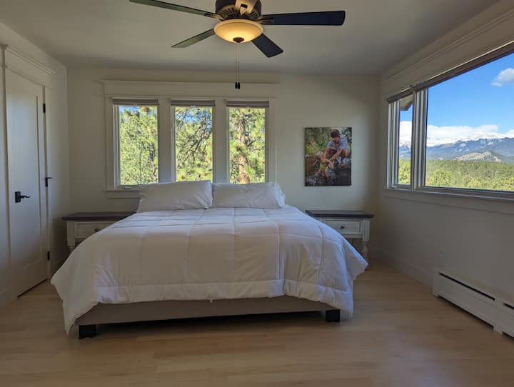 Dhomë gjumi dopio "king" me banjën ngjitur