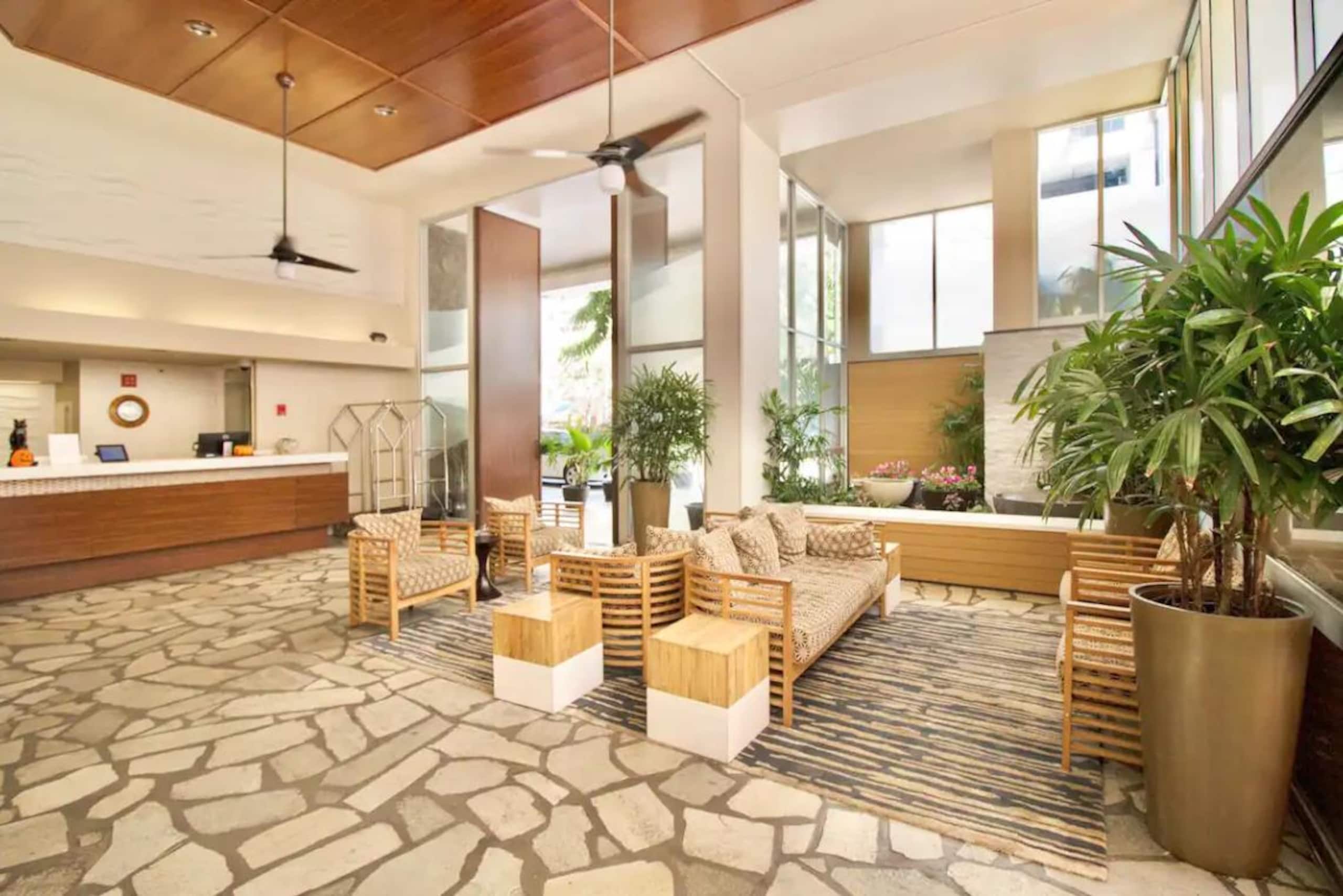 Condo in Honolulu · ★4.94 · 1 bedroom · 2 beds · 1 private bath - Image 16