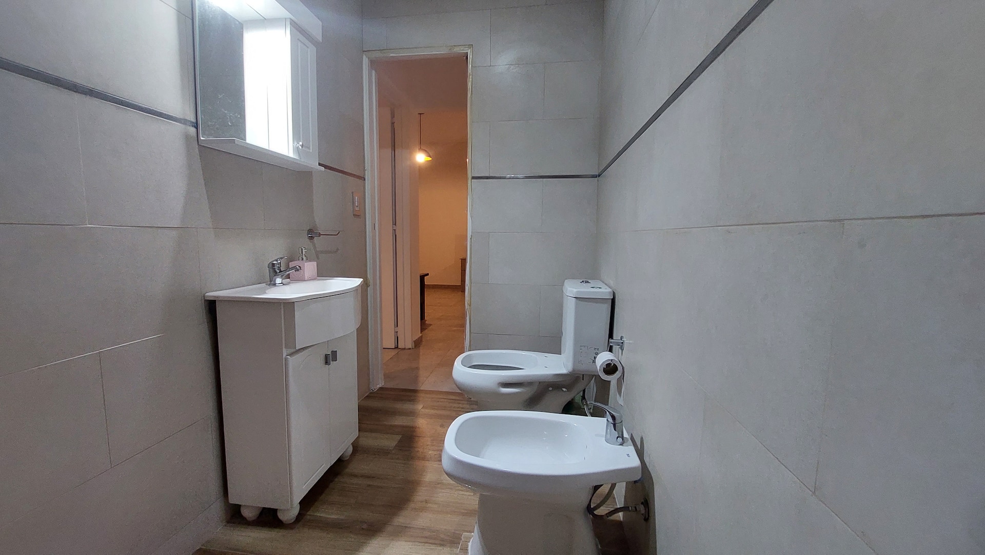 Apartamento com 2 dormitórios e vaga temporária em Lanús