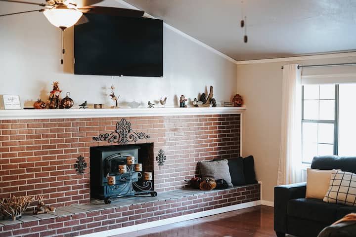 Просторна всекидневна със секционна зала