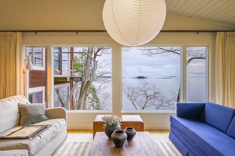 Popular Airbnb listing: Rockport Oceanside Deck House in Maine