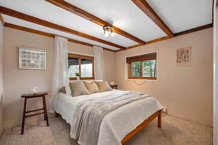 Dhoma e tretë e gjumit me krevat dopio "queen"