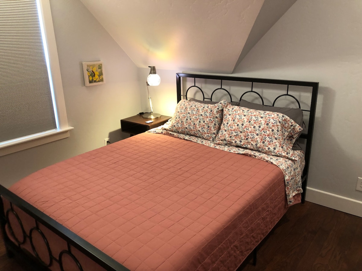 Stredná spálňa na poschodí