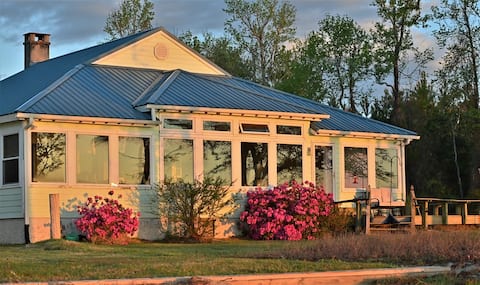 Beautiful Beachfront Home w/Stunning Views