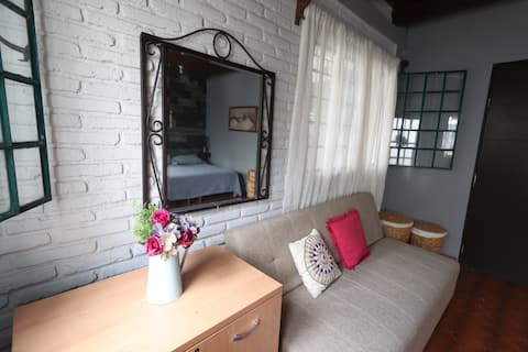Top performing Airbnb: Nice central house with a pool and jacuzzi in Xochitepec
