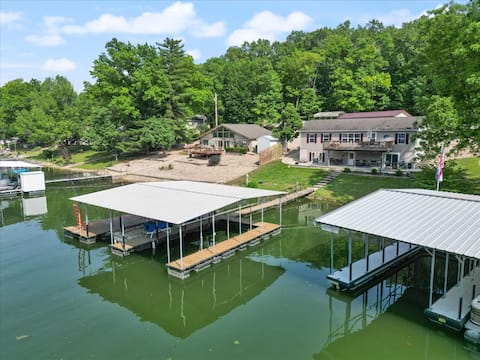 Tranquil Ozarks Retreat: 7 Beds, 12 Guests, Dock