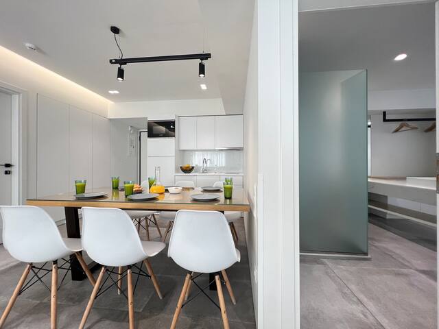 The Dazzling Glimpse Acropolis Suites 403 gallery image 5