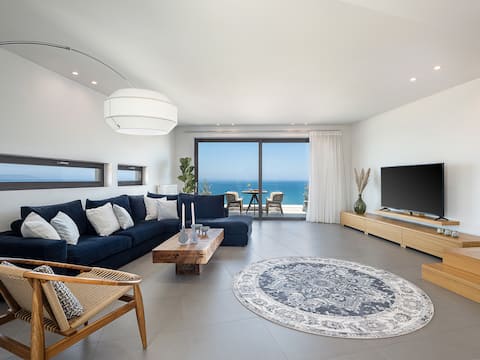 Successful Airbnb property: Alectrona Living Crete | Acro Sea View Villa in Δήμος Πλατανιά