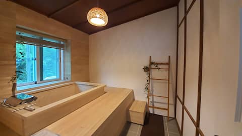 -Stay gap/ktx 5 minutes/Gyeongpo, Chodang, Anmokga Road/Hotel-style bedding/Cypress Jacuzzi/Recommended for family trips