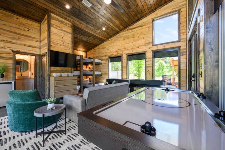 Timber Lodge Retreat — photo 5