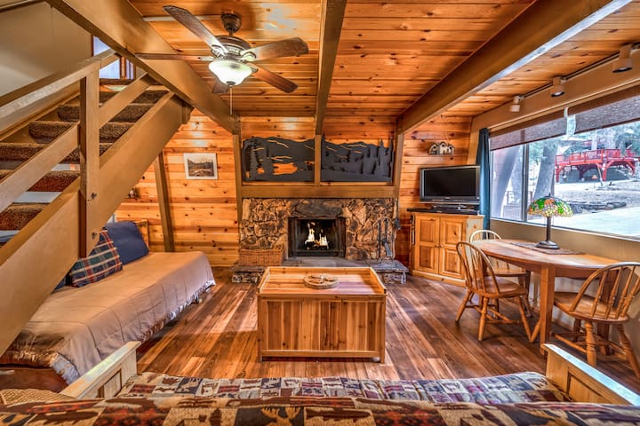Bear Mountain Hideaway, Cabin w Spa