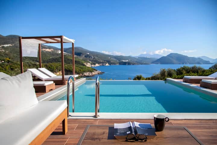Villa Pente with Pool and Amazing Sea Views