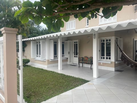 Lake House - Solar-heated pool