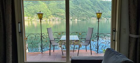 Bathing holidays with Private Lake Access(Code:NL00006029)