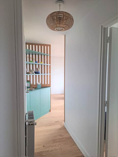 Popular Airbnb listing: Apartment with sea view and beach access in Calvados
