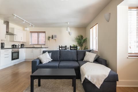 Spacious 2BR Flat • 2 Parking Spaces • Near LGW