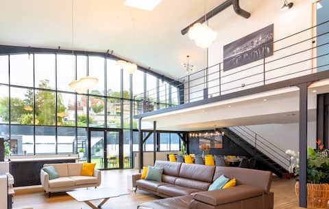 Loft with pool and apartment