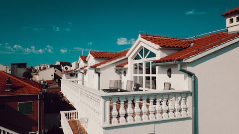 Successful Airbnb property: Exclusive apartment with sea view in Grad Vodice