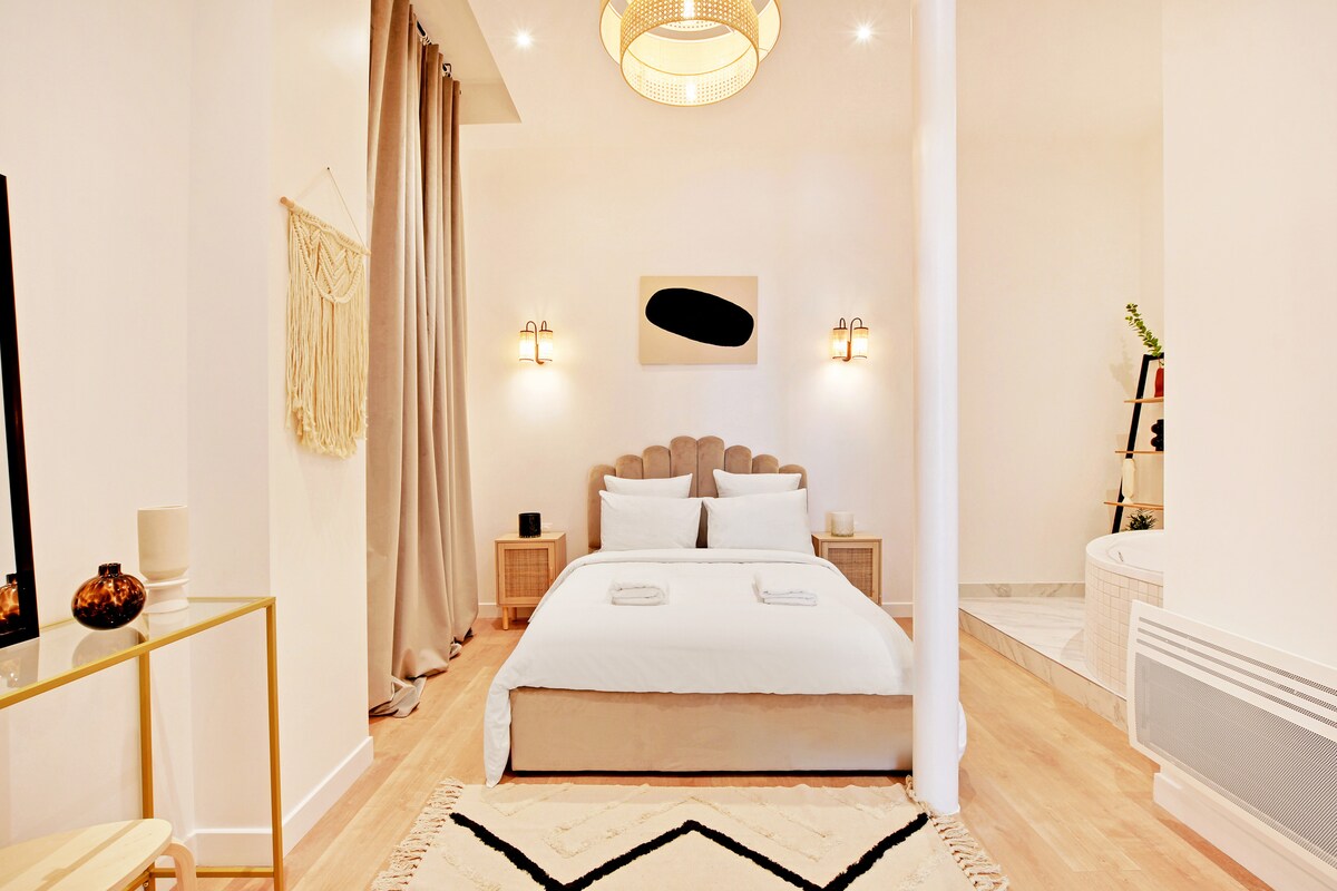 Спалня с двойно легло и гардероб  