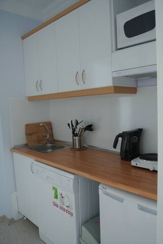 J – Full House For 20 ! Persons gallery image 5